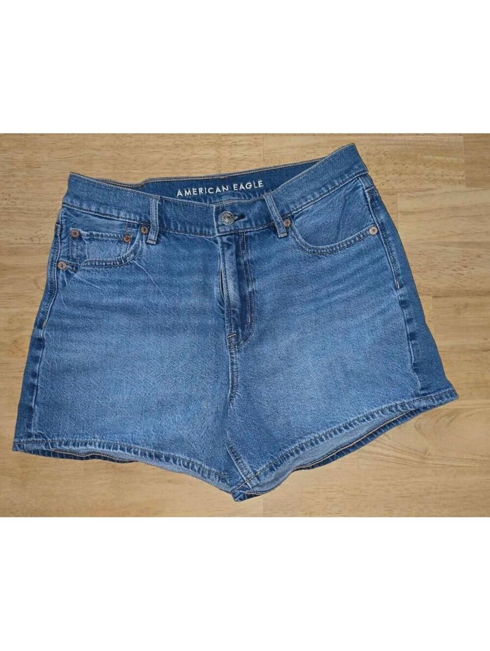 American Eagle Strigid 4” Perfect Denim Shorts Women’s Size 4 Medium Wash